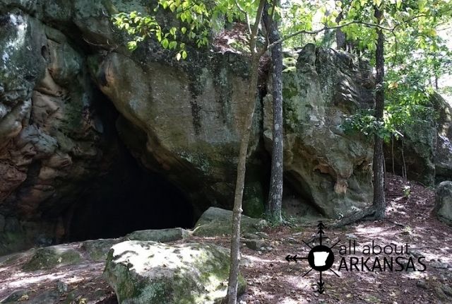 Indian Rock House Cave trail first cave with pigeons